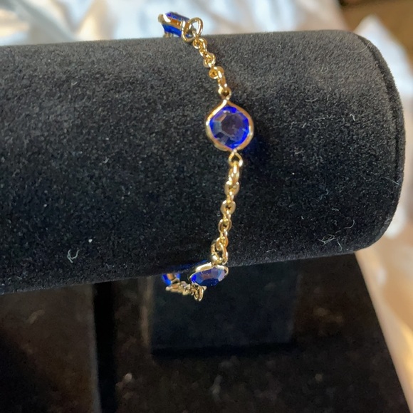 Avon (1990) Vintage Elegant Expressions Blue/ Gold-tone 7” bracelet - Picture 2 of 5